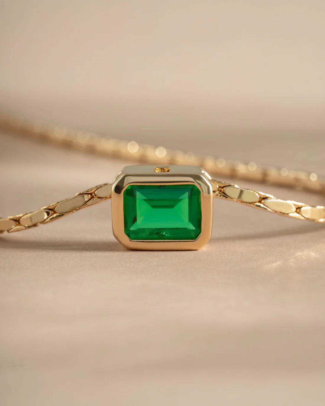 Aveline Emerald Baguette