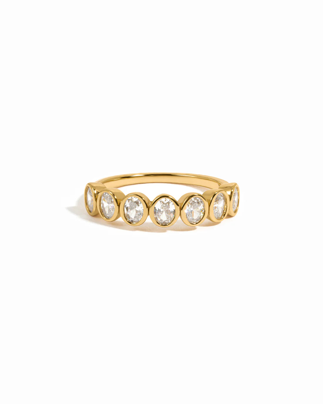 Etoile Oval Bezel Ring
