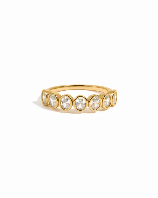 Etoile Oval Bezel Ring