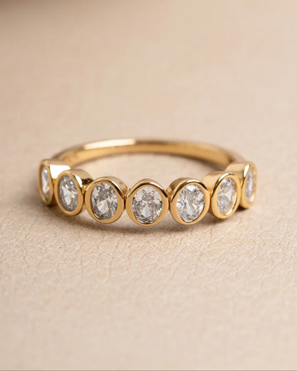 Etoile Oval Bezel Ring