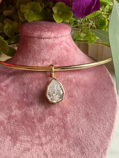 Flory Teardrop Pendant