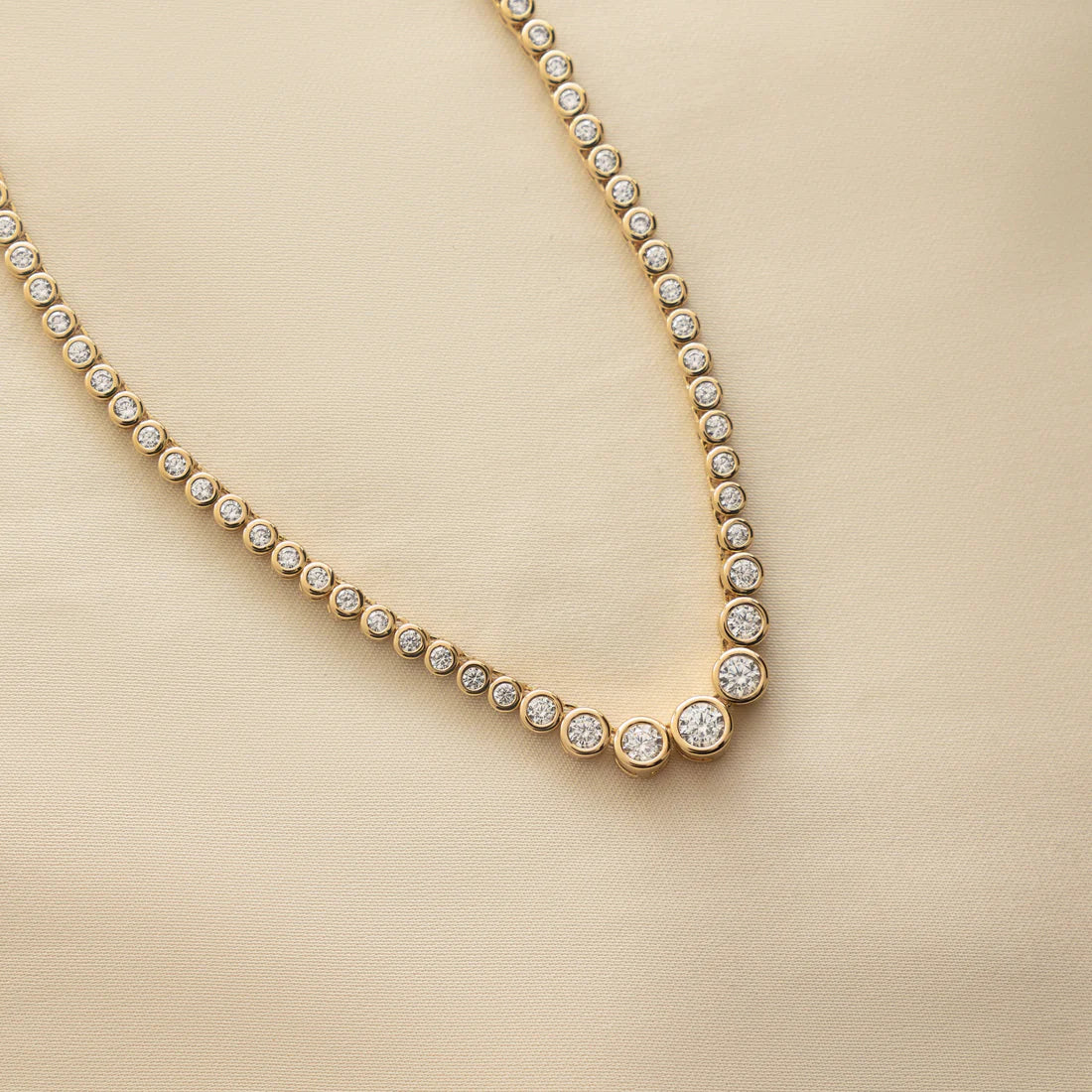 Majeste Gradient Necklace