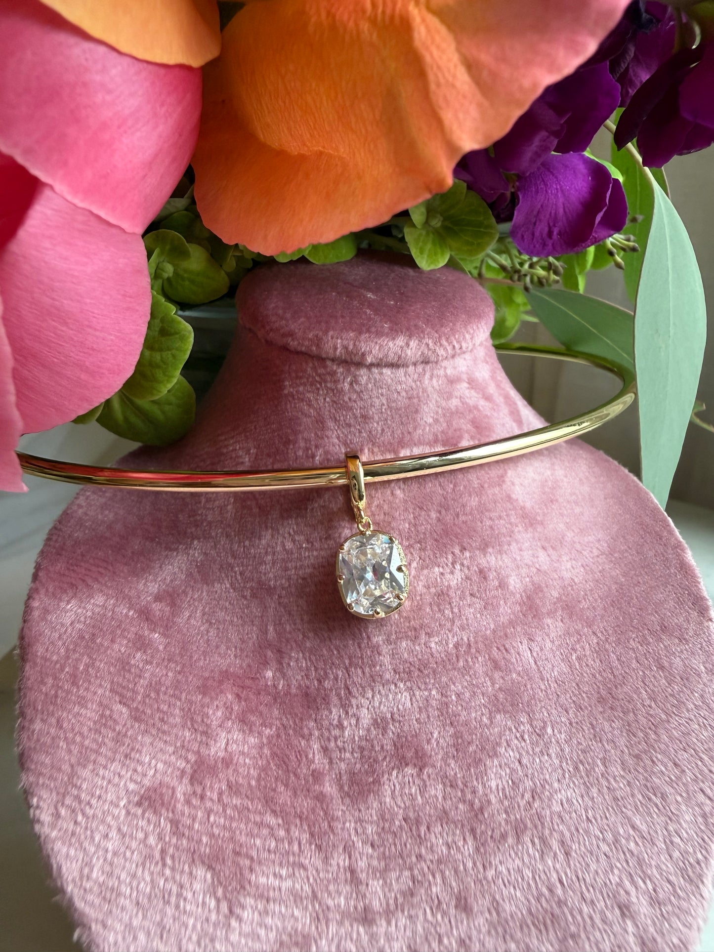Vivienne Claw Oval Pendant