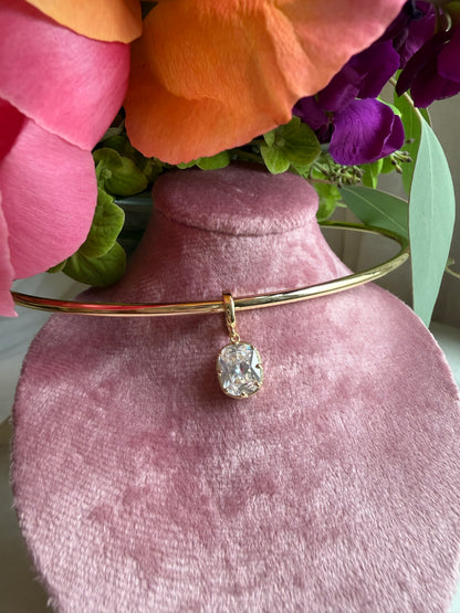 Vivienne Claw Oval Pendant