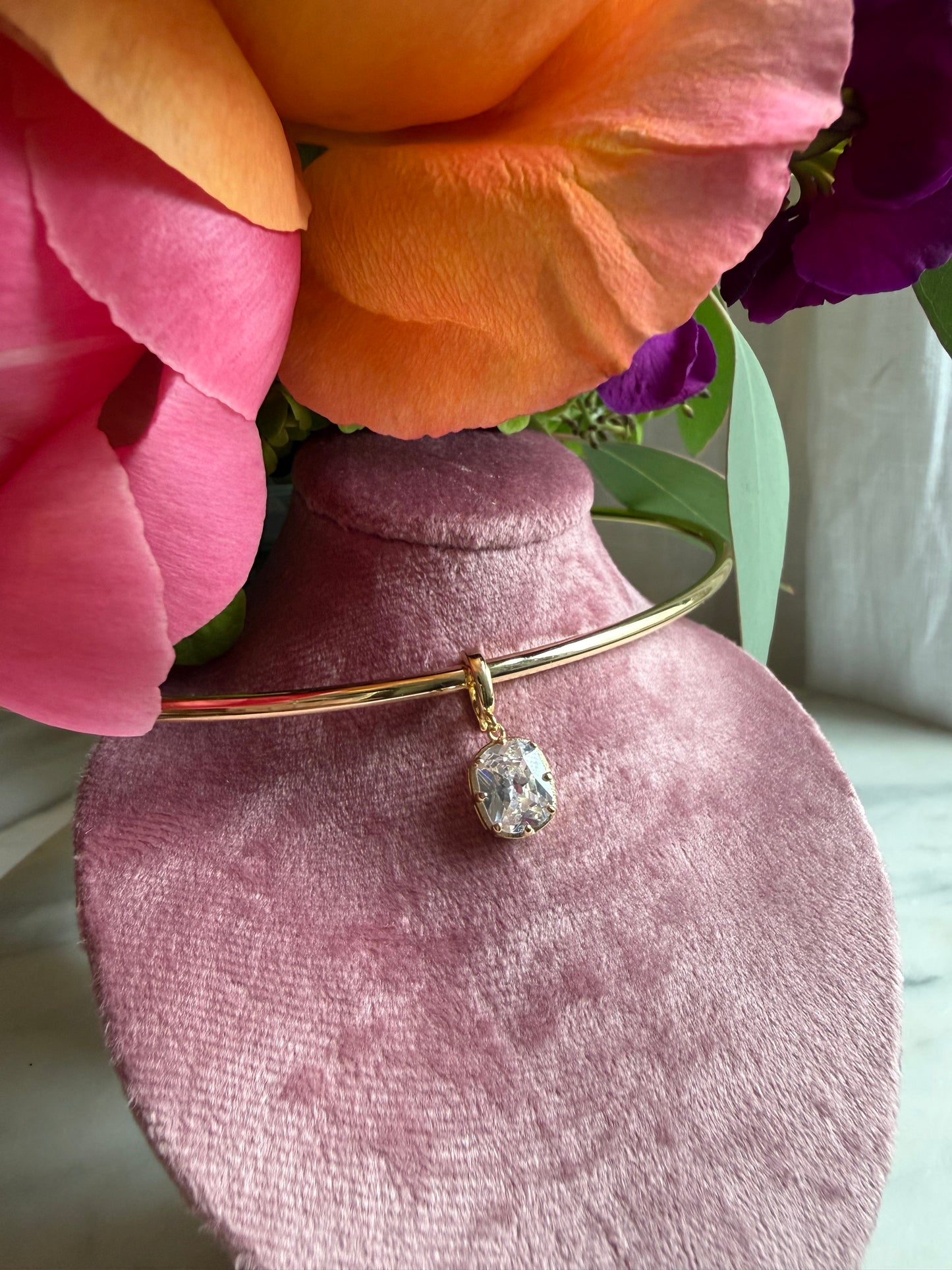 Vivienne Claw Oval Pendant