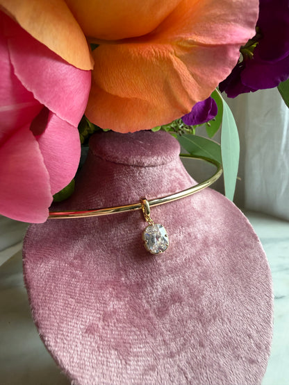 Vivienne Claw Oval Pendant