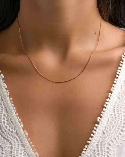Zarela Thin Chain Necklace